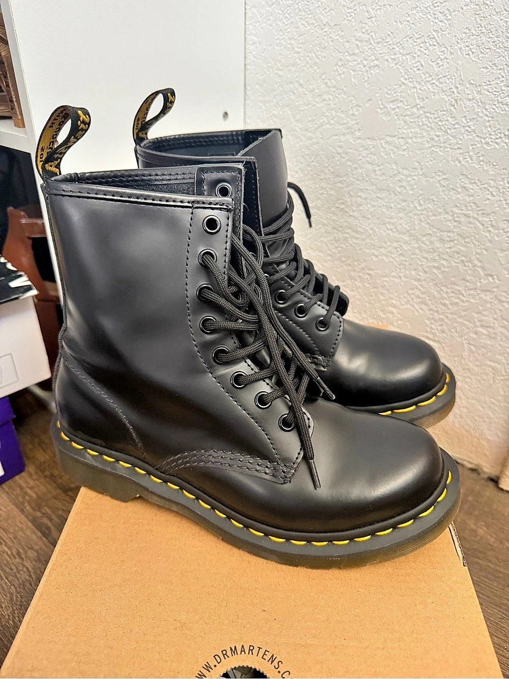 Dr. Martens 1460 Smooth Leather Lace Up Boots Smooth Leather Combat Boots US 6